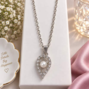 Pearl Crystal Leaf Pendant Necklace